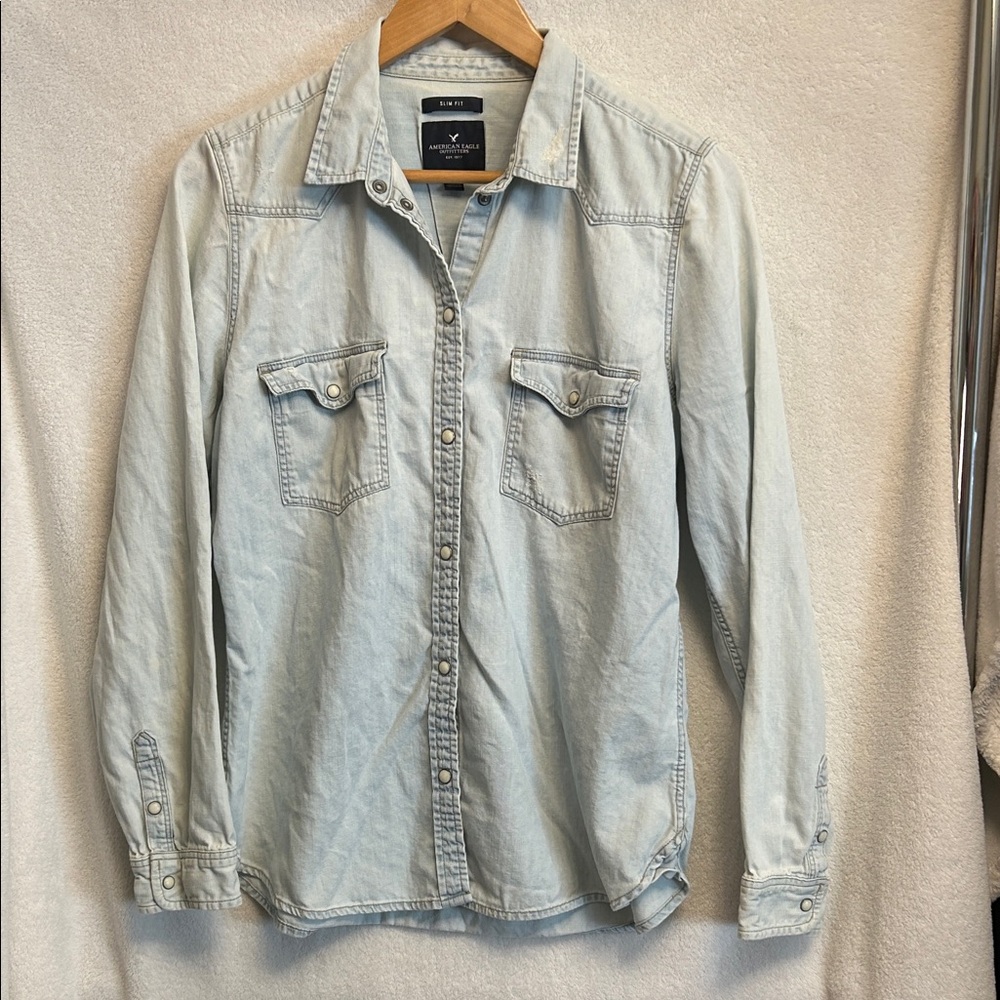 American Eagle Outfitters Light Blue Snap Down Shirt